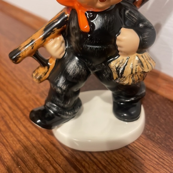 HUMMEL Goebel CHIMNEY SWEEP LADDER KF40 figurine vtg west Germany collectible - Picture 5 of 11